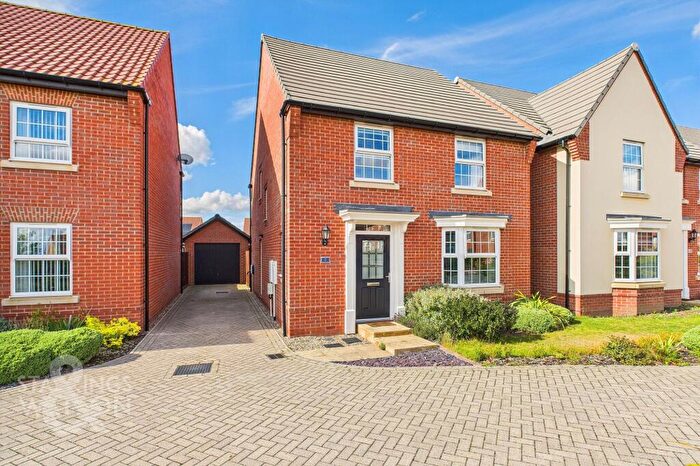 4 Bedroom Detached House For Sale In Briggs Drive, Poringland, Norwich, NR14