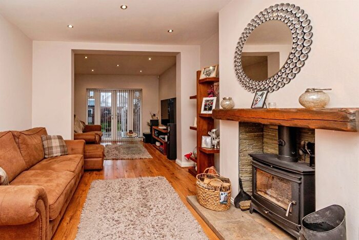 4 Bedroom Semi-detached House For Sale In Hornby Road, Goldthorn Park, Wolverhampton, WV4