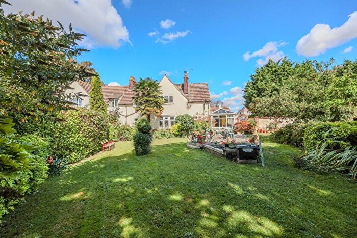 3 Bedroom Semi-Detached House For Sale In Eastwoodbury Lane, Southend-On-Sea, SS2
