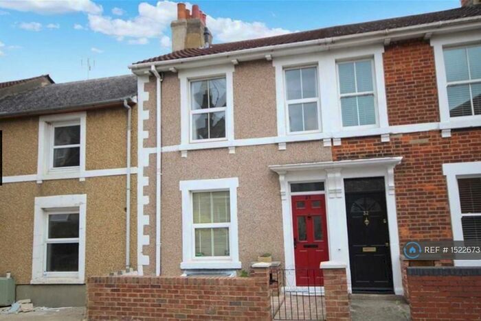 3 Bedroom Terraced House To Rent In Prospect Place, Swindon, SN1