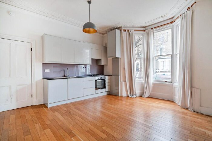 1 Bedroom Flat For Sale In Beresford Road, Highbury, N5