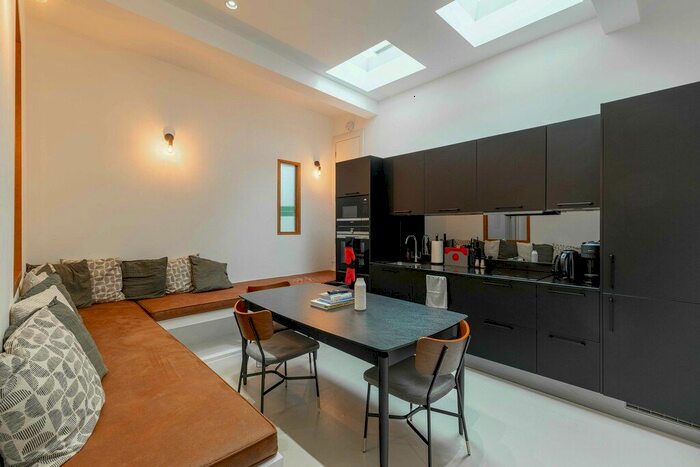 1 Bedroom Flat To Rent In Macroom Road, Maida Vale, W9