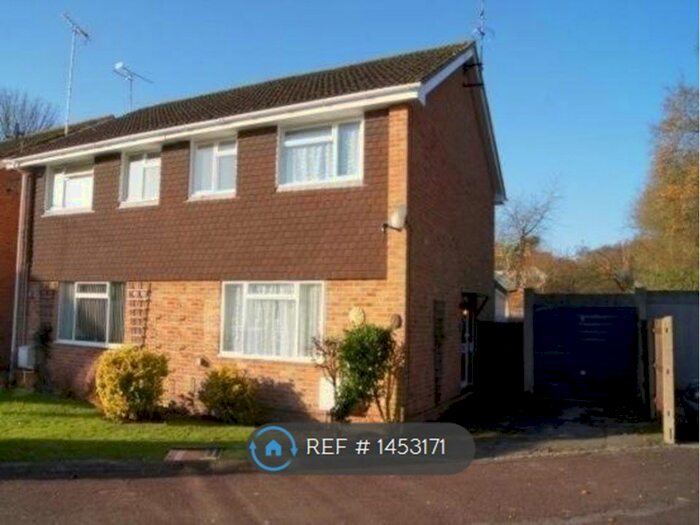 3 Bedroom Semi-Detached House To Rent In Union Close, Owlsmoor, Sandhurst, GU47