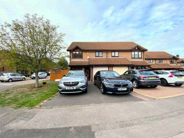 3 Bedroom Semi-Detached House To Rent In Eden Way, Winnersh, Wokingham, Berkshire, RG41