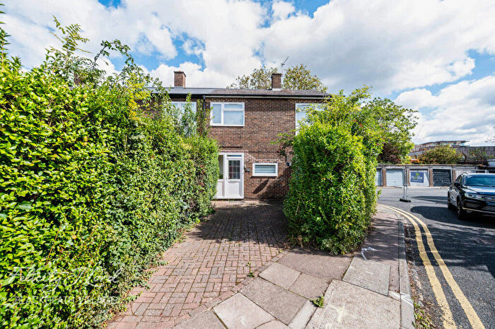 3 Bedroom Terraced House For Sale In Richmount Gardens, London, SE3