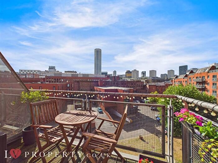2 Bedroom Apartment For Sale In Newhall Court, George Street, Birmingham, B3