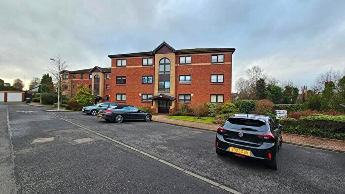 2 Bedroom Flat For Sale In Whitelea Court, Kilmacolm, PA13