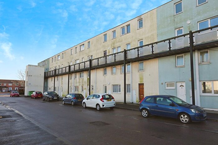 2 Bedroom Maisonette For Sale In Mantle Close, Gosport, PO13