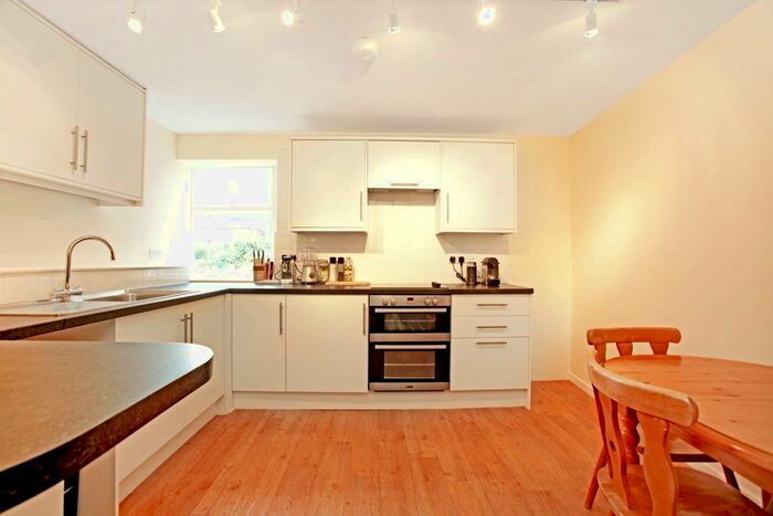 1 Bedroom Flat To Rent In High Street, Marlborough, SN8