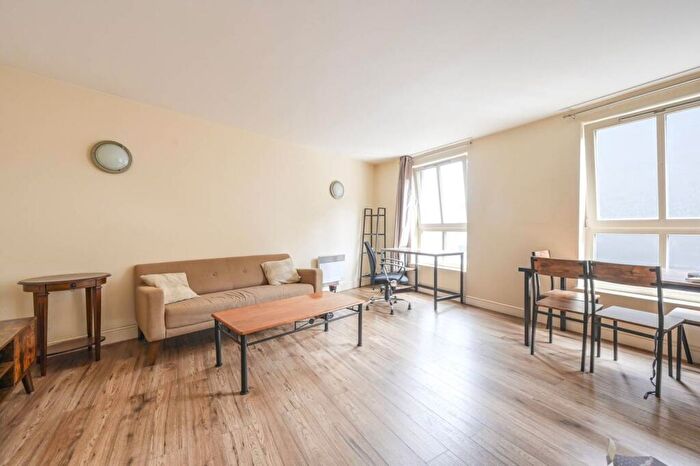 1 Bedroom Flat To Rent In Commercial Road, Aldgate, London, E1