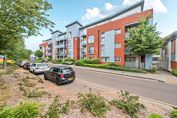 2 Bedroom Flat For Sale In Charrington Place, St. Albans, AL1