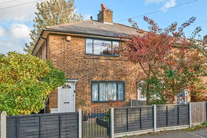 2 Bedroom Semi Detached House For Sale In St. Norbert Green, Brockley, London, SE4