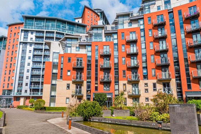 2 Bedroom Flat To Rent In Gotts Road, Leeds, LS12