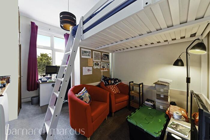 Apartment To Rent In East Street, Epsom, KT17