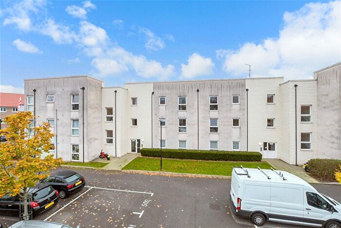 1 Bedroom Flat For Sale In Thornton Side, Redhill, Surrey, RH1