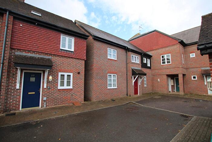 2 Bedroom House To Rent In Holders Close, Billingshurst, RH14