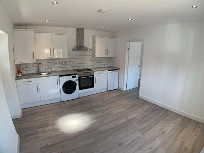 1 Bedroom Flat To Rent In Raven Road, Leicester, LE3