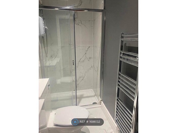 Studio To Rent In Peveril Mount, Bradford, BD2