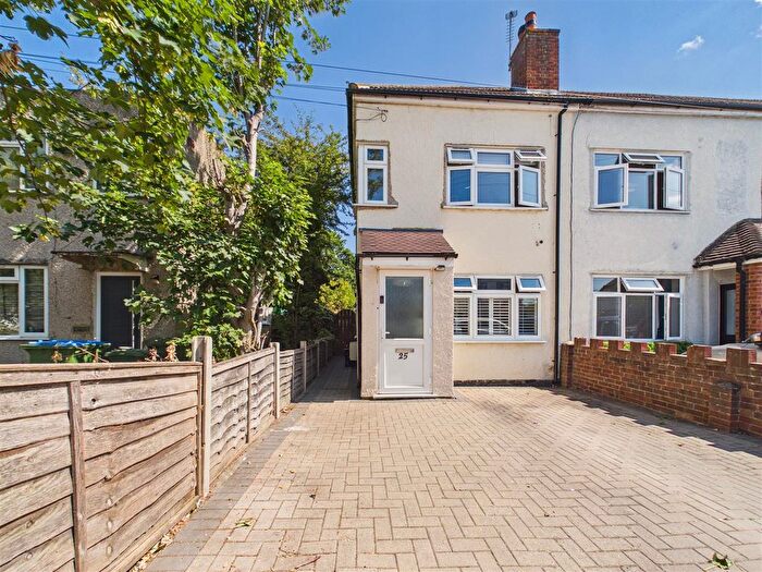Property For Sale In First Avenue, West Molesey, KT8