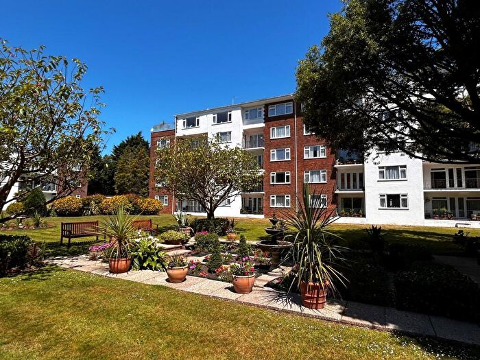 2 Bedroom Apartment For Sale In The Avenue, Branksome Park, BH13