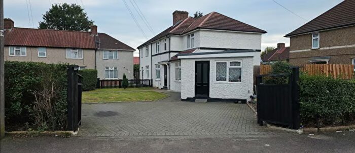 4 Bedroom Semi-Detached House To Rent In Powell Gardens, Dagenham, Essex, RM10