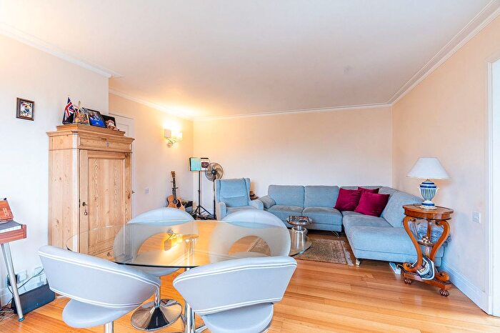 1 Bedroom Flat For Sale In Point Pleasant, Prospect Quay, SW18