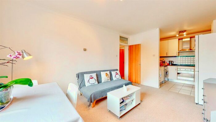1 Bedroom Flat For Sale In Canberra Close, Hendon, London, NW4