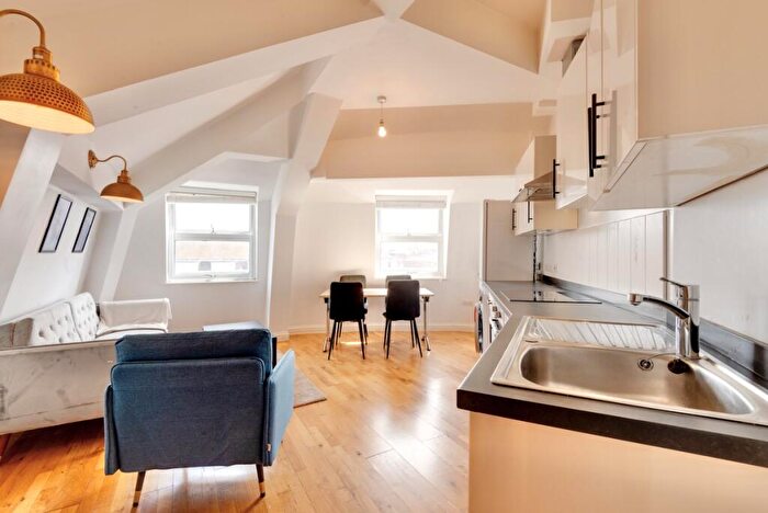 2 Bedroom Apartment To Rent In High Street, Slough, SL1