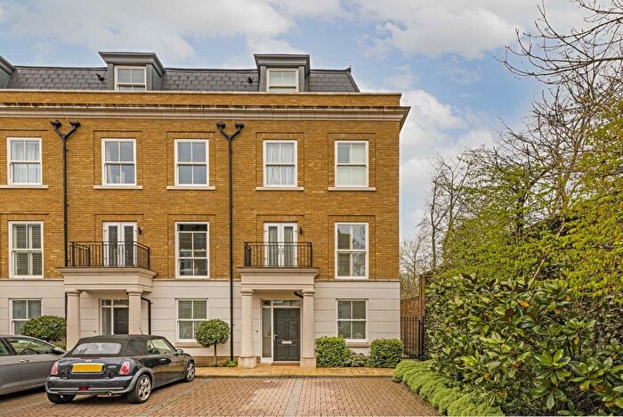 4 Bedroom Property To Rent In Brewery Lane, Twickenham, TW1