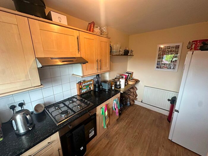 2 Bedroom Flat To Rent In Park Court, E17