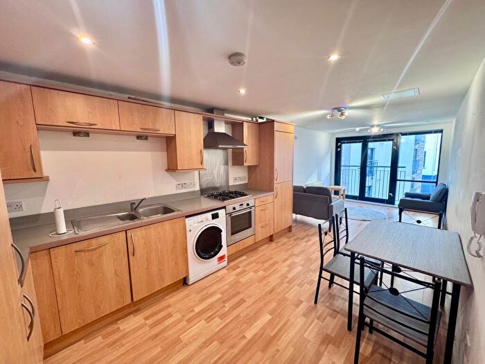 2 Bedroom Apartment To Rent In The Atrium, City Centre, NG2