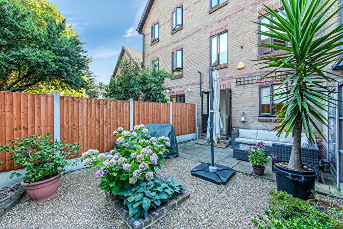 4 Bedroom Town House For Sale In Routh Street, London, E6