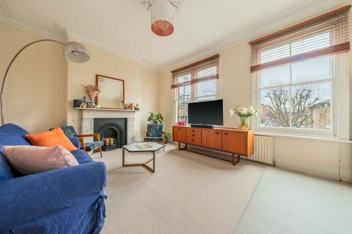 2 Bedroom Apartment To Rent In Malvern Road, London, E8