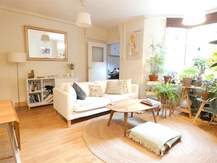 1 Bedroom Flat To Rent In Farleigh Road, London, N16