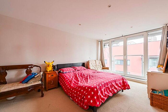 2 Bedroom Flat For Sale In The Oxygen, Royal Docks, London, E16
