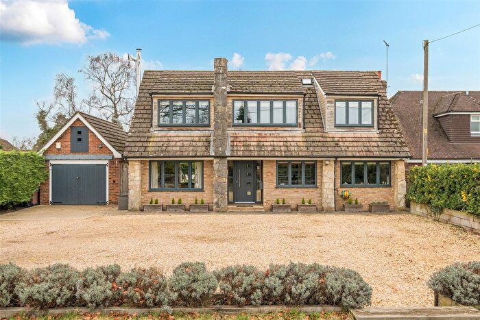 4 Bedroom Detached House For Sale In Barkham Ride, Finchampstead, Berkshire, RG40