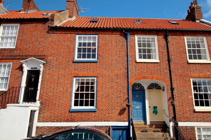 2 Bedroom Terraced House To Rent In Castlegate, Scarborough, YO11