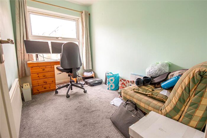 2 Bedroom Apartment For Sale In Trendlewood Park, Bristol, BS16