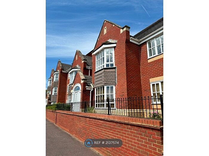 2 Bedroom Flat To Rent In Knaresborough Court, Bletchley, Milton Keynes, MK3