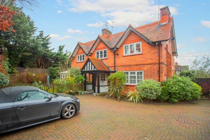 2 Bedroom Maisonette To Rent In Maidenhead Road, Windsor, SL4