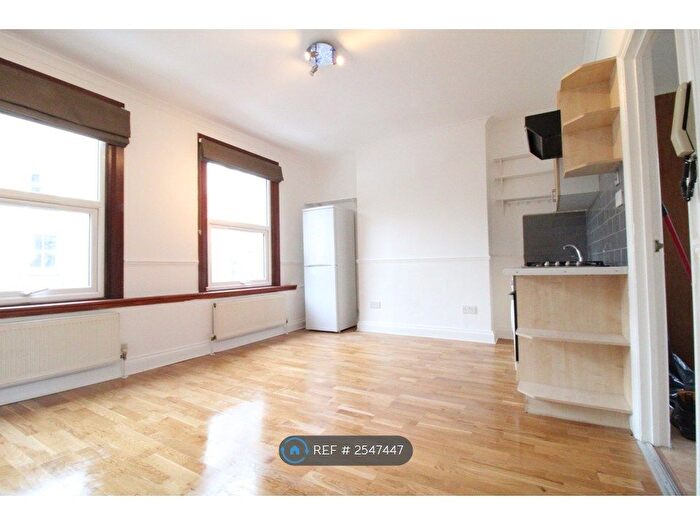 1 Bedroom Flat To Rent In First Floor, London, SW6