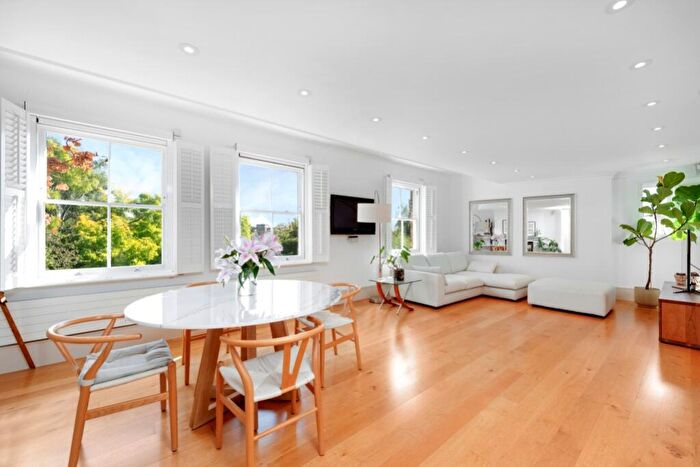 3 Bedroom Flat To Rent In Downside Crescent, Hampstead, NW3
