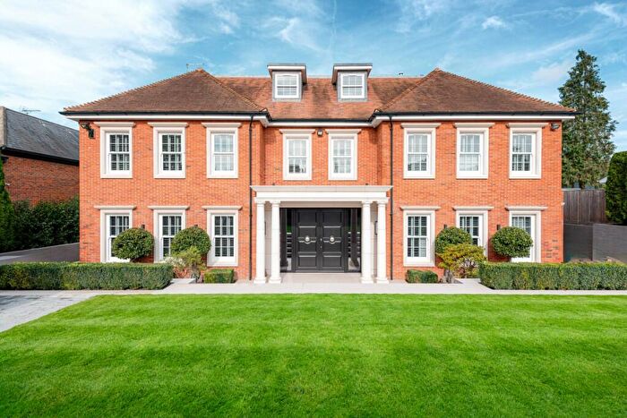 4 Bedroom House For Sale In Fairmile Avenue, Cobham, Surrey, KT11