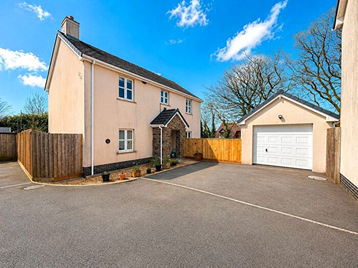 4 Bedroom Detached House For Sale In Sunnybank Gardens, Narberth, Pembrokeshire, SA67
