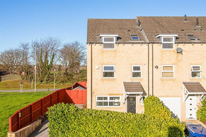 5 Bedroom End Terrace House For Sale In Chancery Court, Ossett, WF5