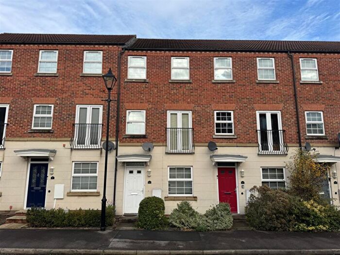 3 Bedroom Terraced House For Sale In Denbigh Avenue, Worksop, S81
