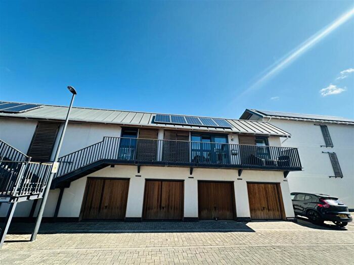 2 Bedroom Flat To Rent In B, Malpass Drive, Hanham, Bristol, PC00