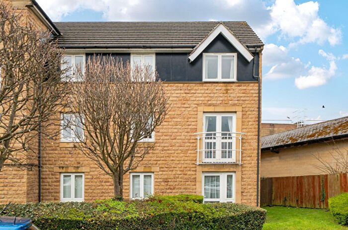 2 Bedroom Flat For Sale In Springs Lane, Ilkley, West Yorkshire, Uk, LS29