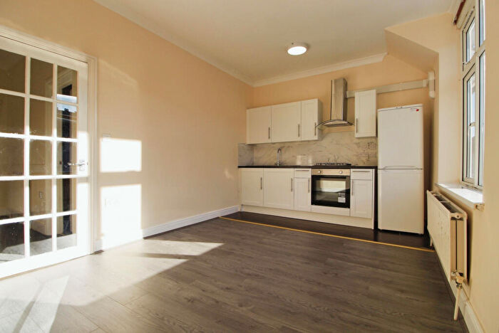 1 Bedroom Maisonette To Rent In Herga Road, Harrow Weald, Harrow, HA3