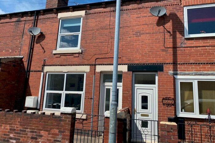 1 Bedroom Flat To Rent In Lower Oxford Street, Castleford, West Yorkshire, WF10